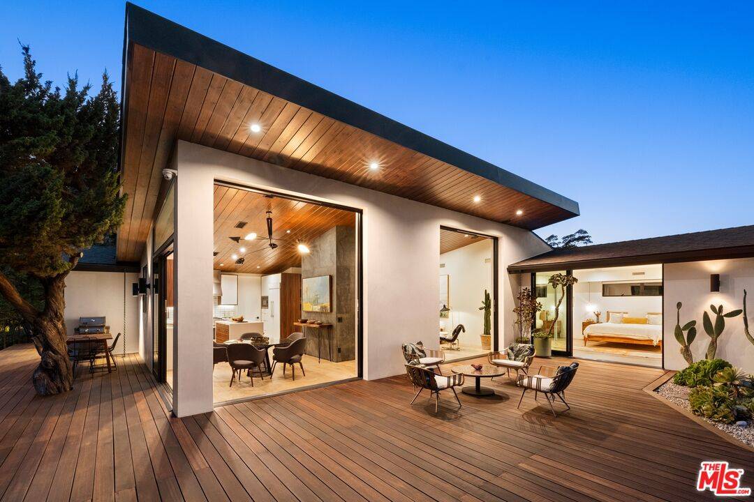 2652   Byron Pl 3BR Hollywood Hills East La