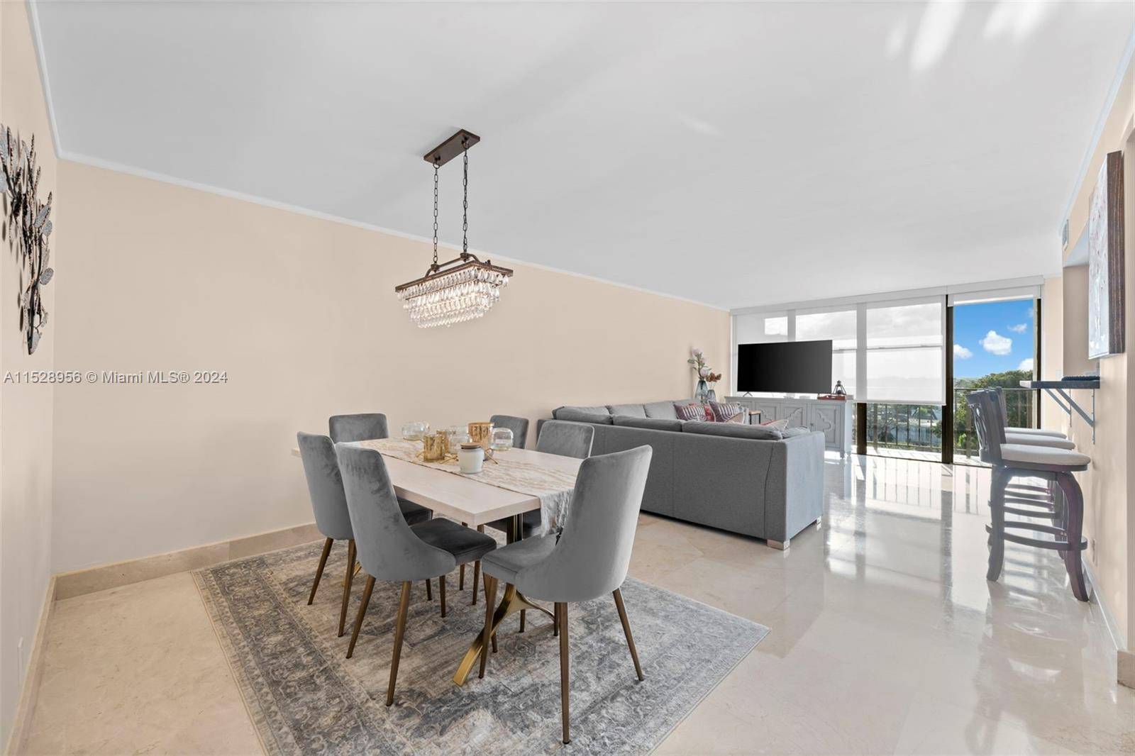 Priced to sell ! Perfect combination of good location and remodeled apartment with extreme unobstructed view of sunset.