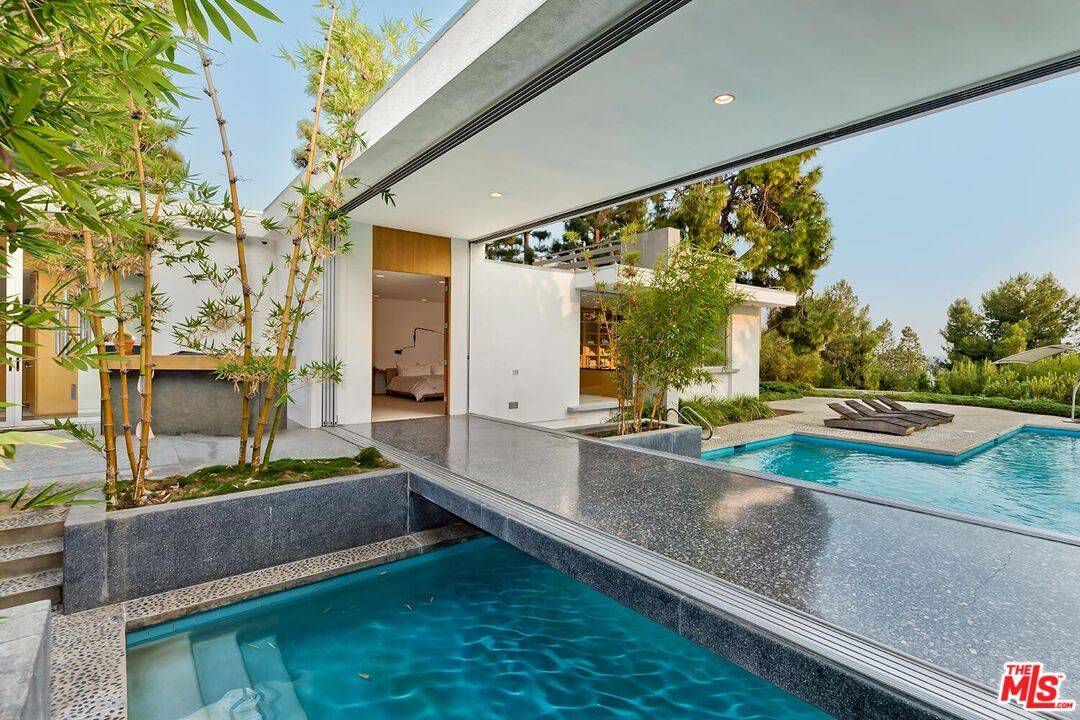 1163 Calle Vista Dr 4.0 Beverly Hills Post Office | B.H.P.O. LA