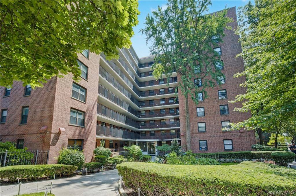 Roosevelt Terrace is located on 85th Street, between 35th and 37th Avenues, a few blocks from 7 train, minutes from local restaurants, supermarkets, parks and more.