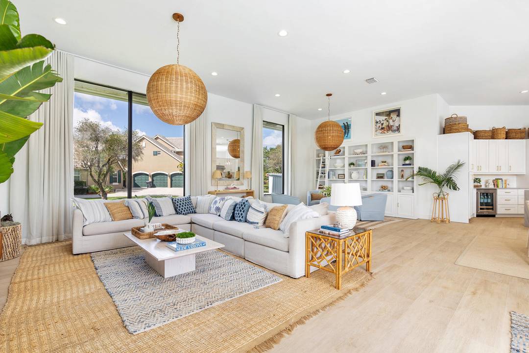 Fully turn key direct taxiway Aero Club home located just one lot from the runway.