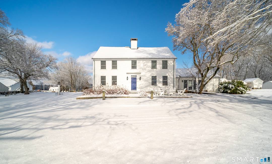 Originally built in the mid 1700s as a livestock farm, Deans Mill Farm has been beautifully restored transformed into one of Ct's most charming destinations.