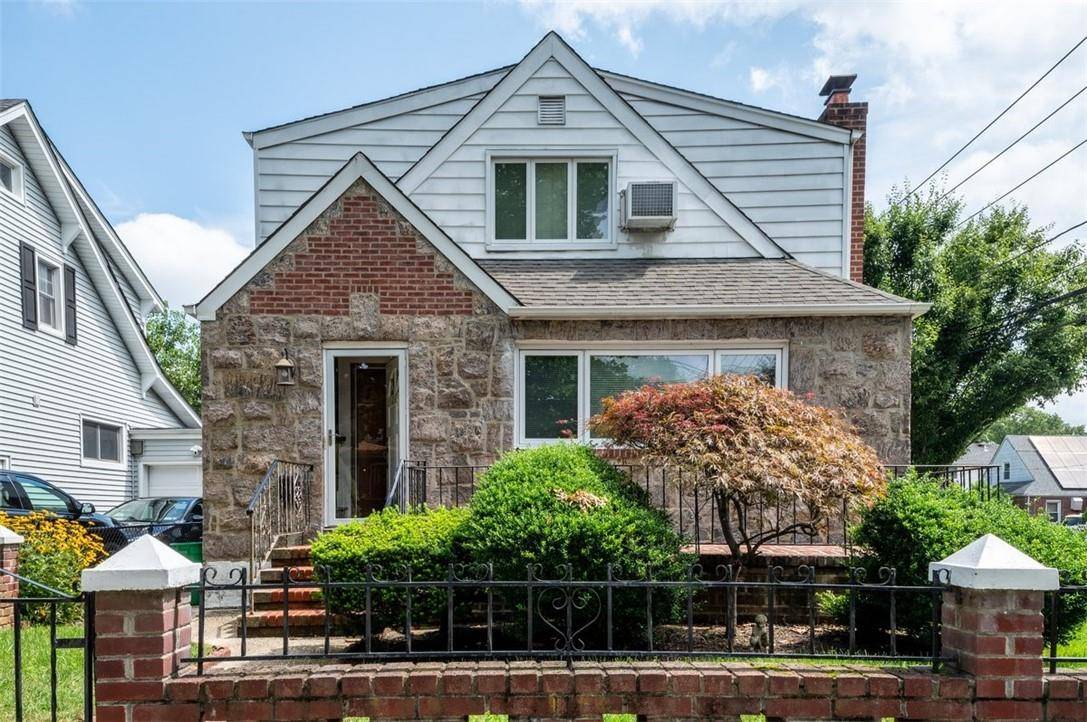 This stunning, fully detached, brick single family MOTHER DAUGTHER home PLUS finished basement sits on a picturesque tree lined street in New Hyde Park, NY.