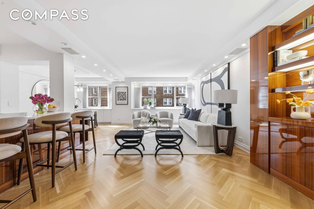 The Epitome of Madison Avenue Chic Upper East Side, NYC Turn Key Luxury at the Gateway to the Gold Coast The Residence 5E Rarely does a home of this caliber, ...