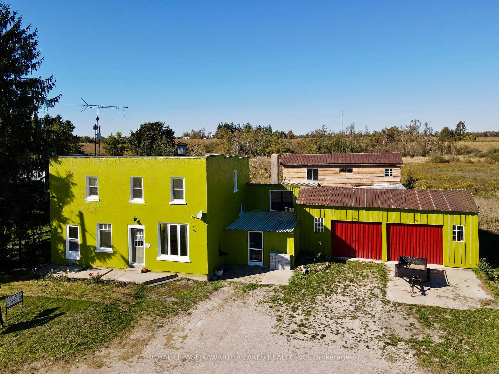 Welcome to your slice of country paradise where space, comfort, and fresh air meet !