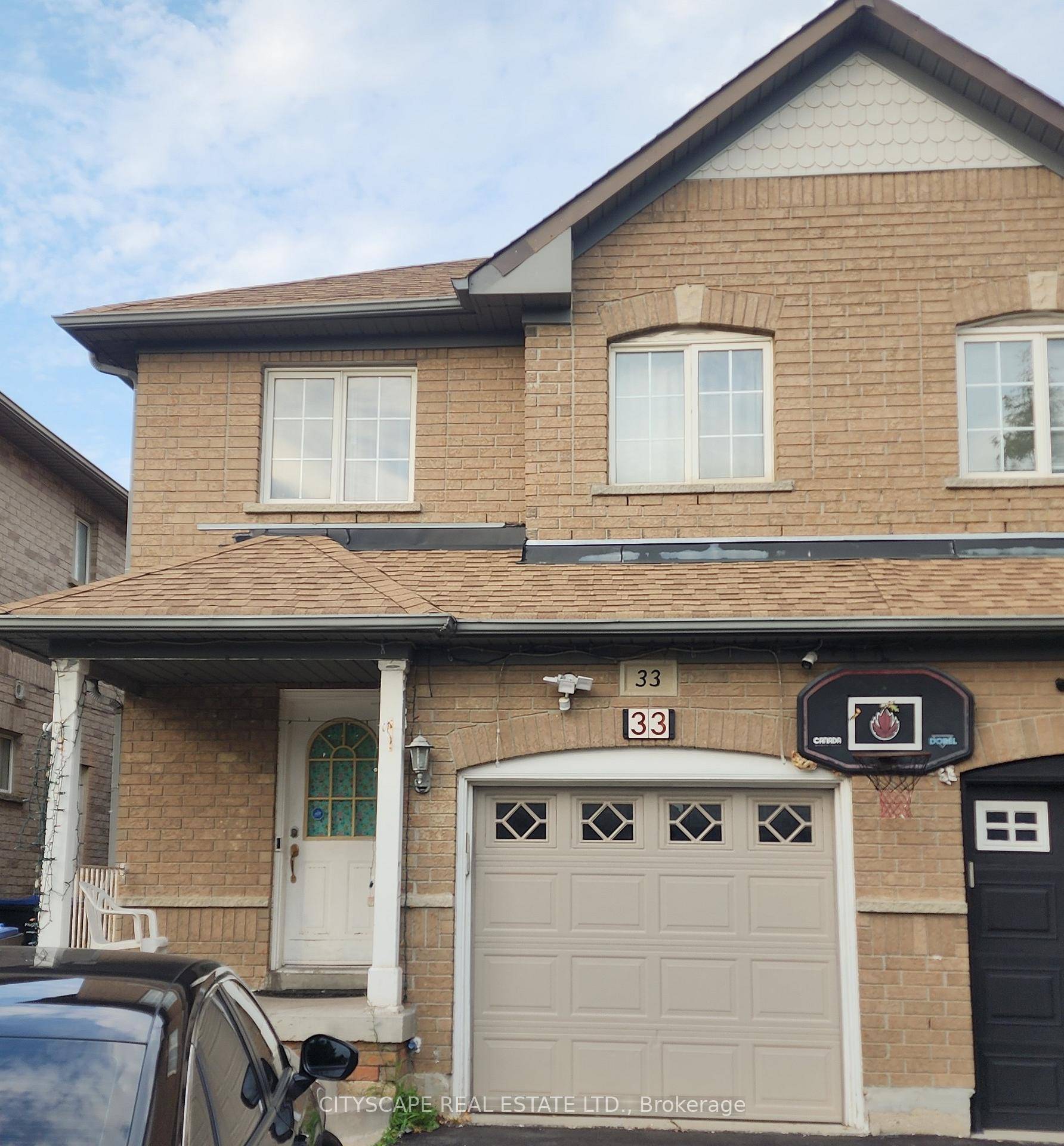 Renovated in 2023 Bright And Spacious 3 Bedrooms And 2.