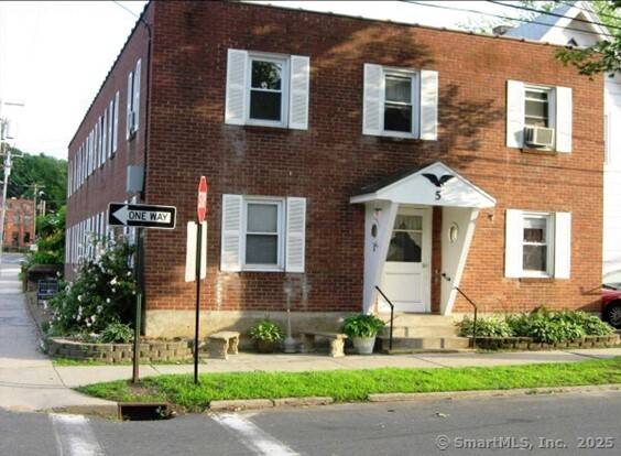 Prime opportunity to acquire a well located, stabilized 20 unit multifamily portfolio in Bristol, Connecticut.