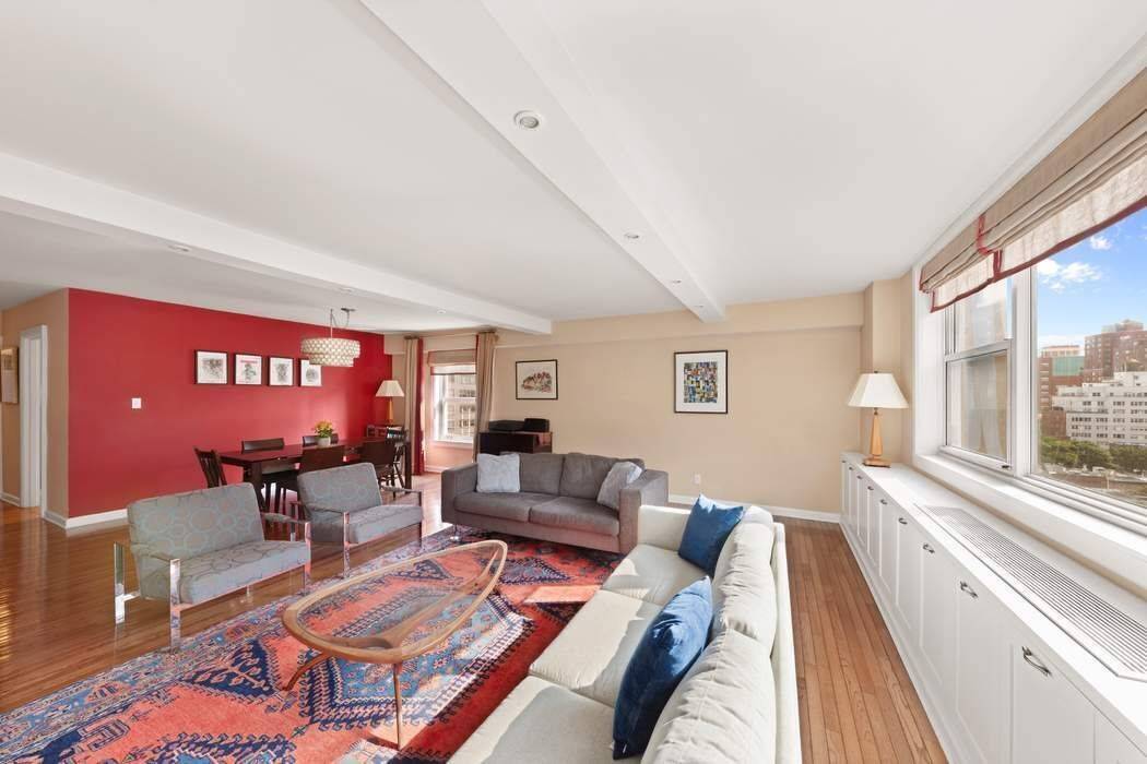 Perched high on the 14th floor and bathed in natural light from three open exposures, this expansive two bedroom with three bedroom flexibility, two bathroom residence offers refined living in ...