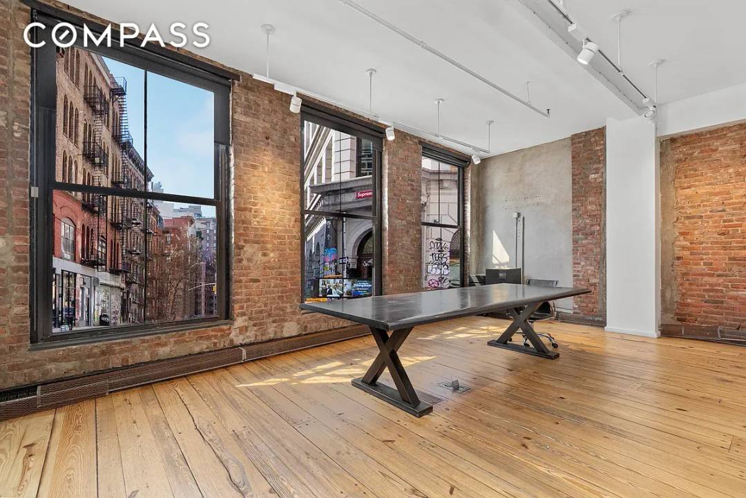 195 Bowery at the corner of Spring Street is a full Floor Condominium Loft offering 2, 349 square feet of space in Manhattan s vibrant East Village, near shopping, dining, ...