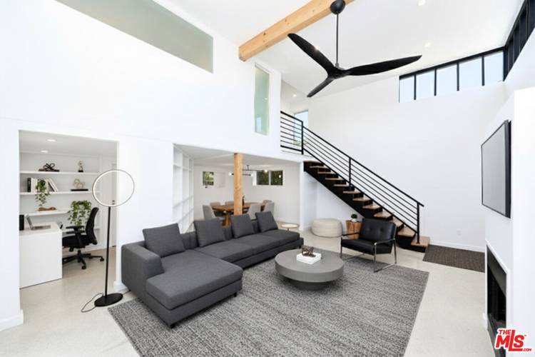 519 1/2  San Juan Ave 3BR Marina Del Rey La