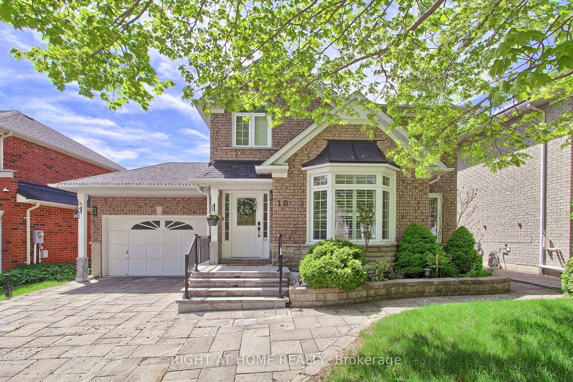 Welcome To This Beautiful Detached Home With finished basement in the highly sought after Legacy community, surrounded by Rouge Valley trails, top ranked schools, golf courses, and just minutes to ...