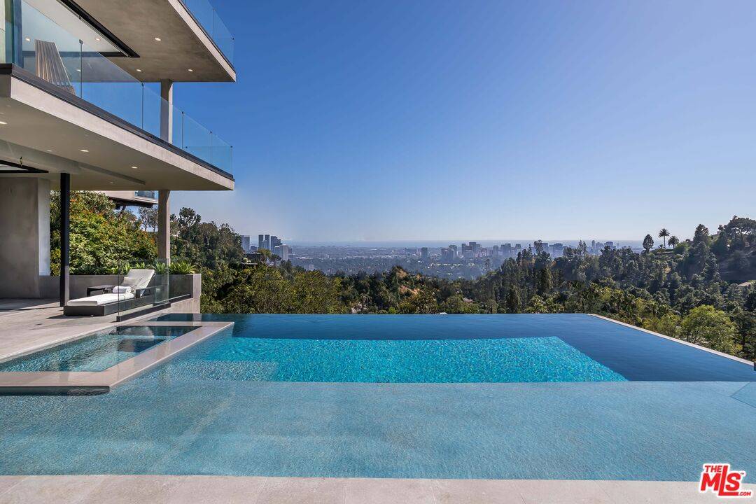 9406   Lloydcrest Dr 5BR Beverly Hills Post Office | B.H.P.O. La