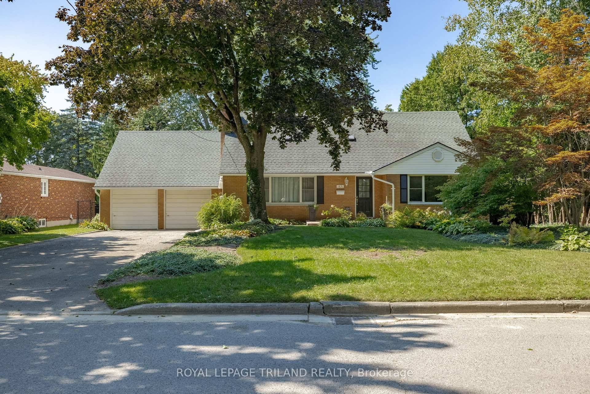 Welcome to 1631 Kathryn Drive, a beautifully maintained 2 storey home nestled in the heart of Masonville.