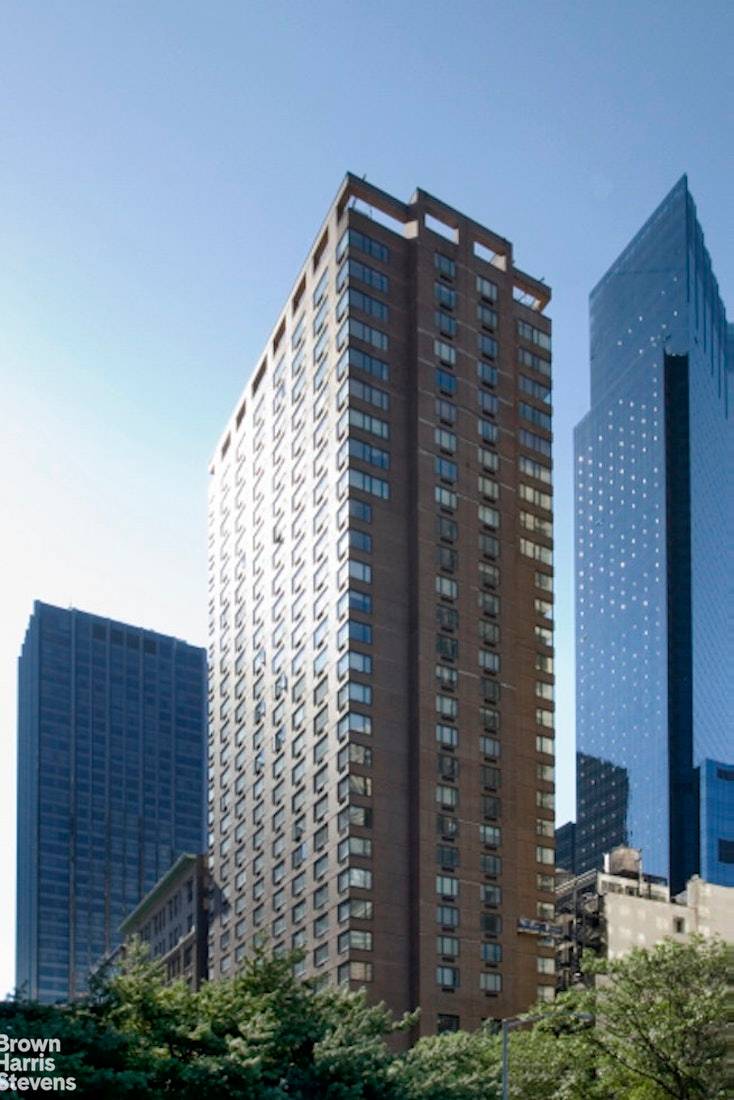 In the heart of Lincoln Center, in the gracious Beaumont condominium, is a bright, sunlit 2Bed, 2Bath home.