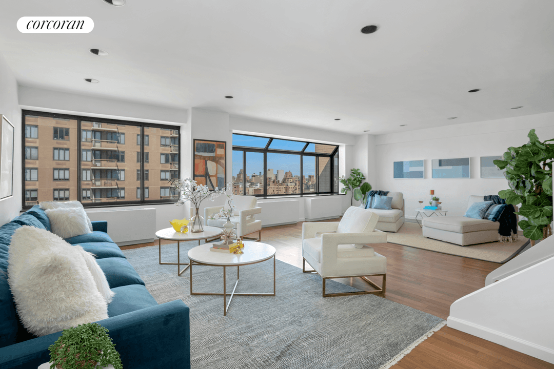 This light flooded, huge 3 bedroom, 3.