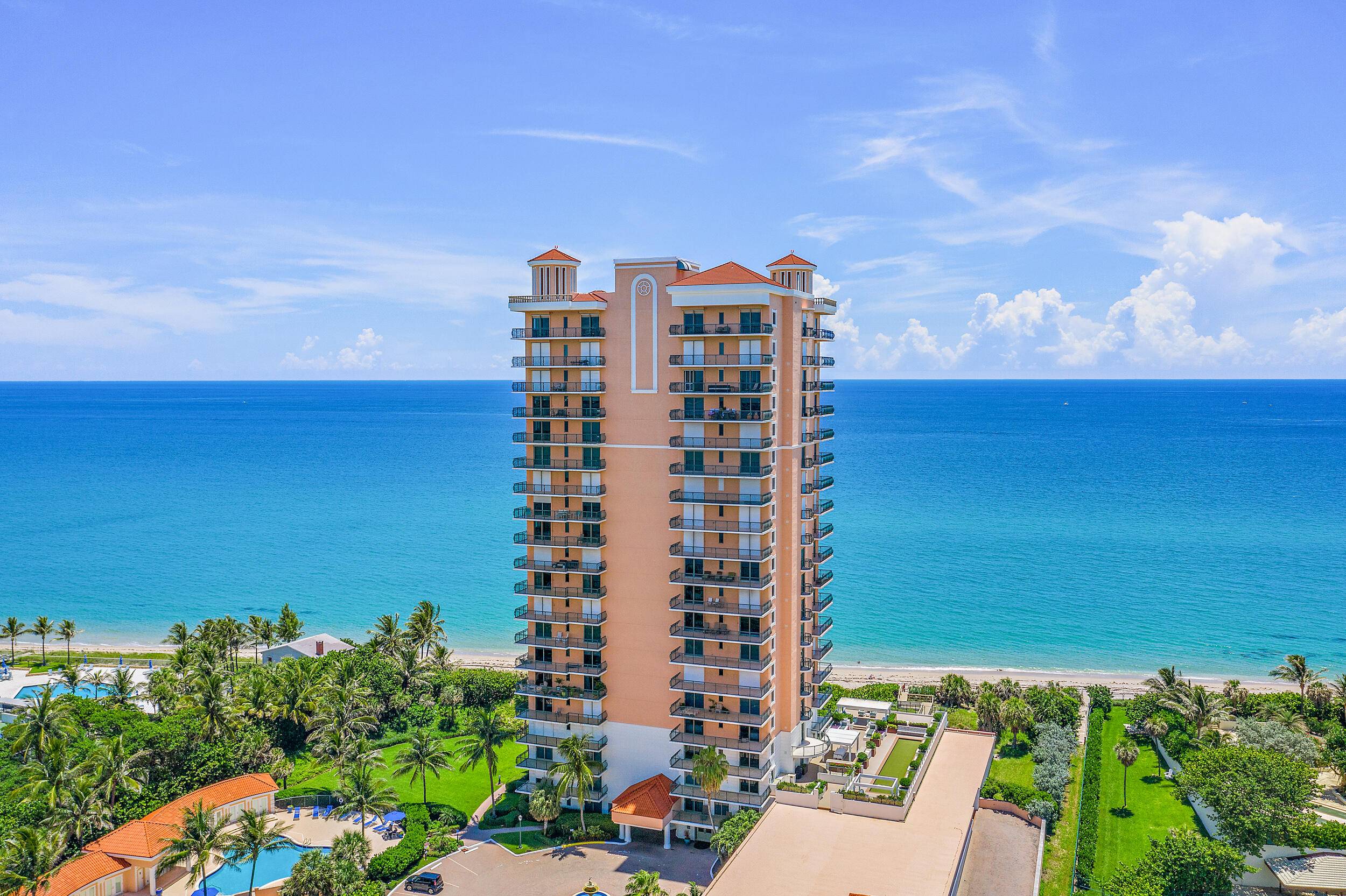 Your Beachfront Oasis Awaits !