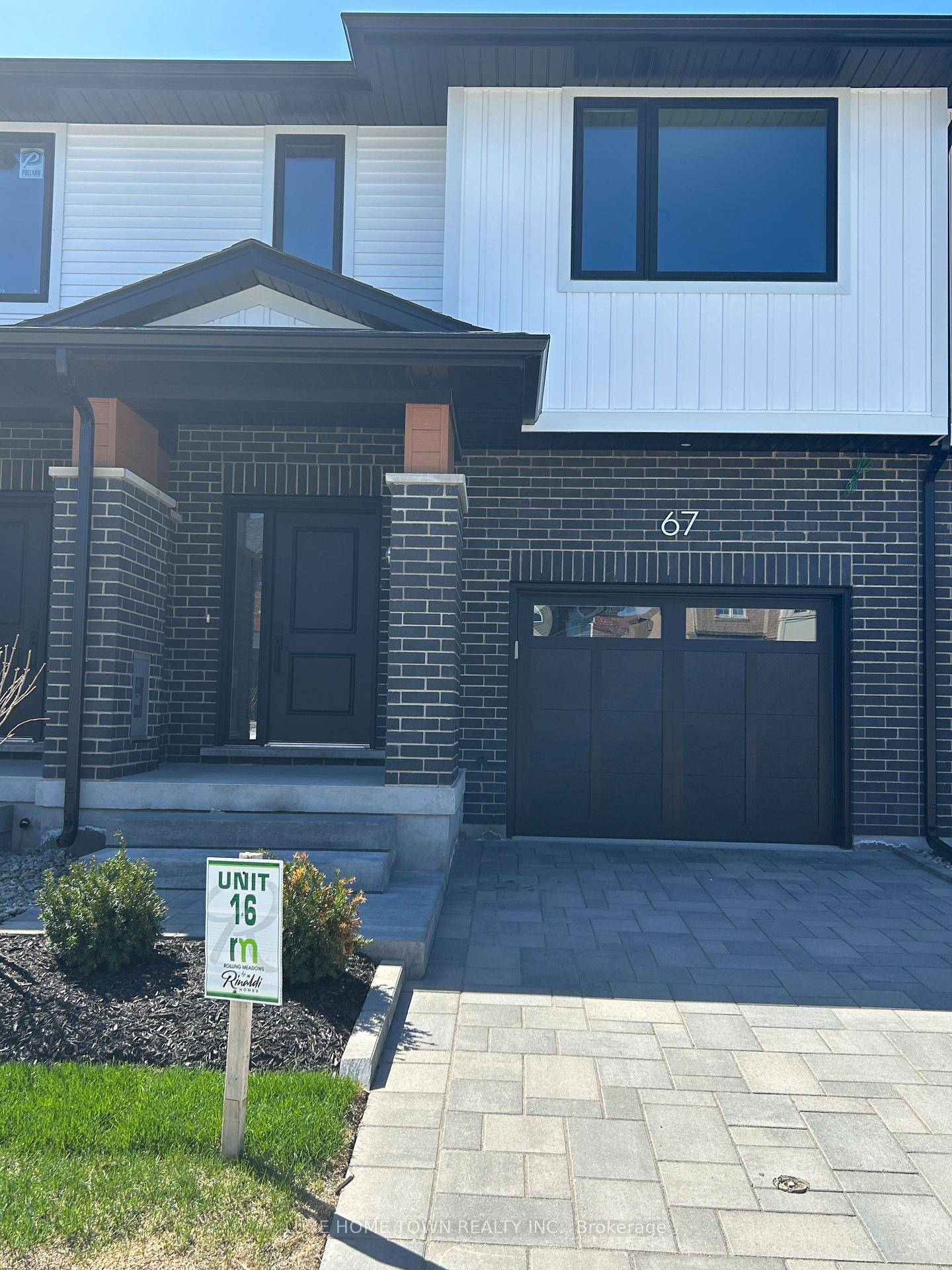 Beautiful single family townhouse 3 Bed, 2.