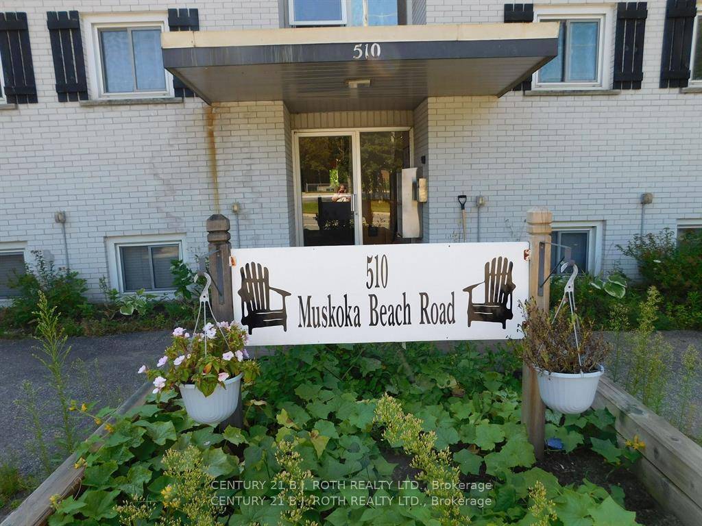 Spacious 2 bedroom unit located in desirable building in the town of Gravenhurst.