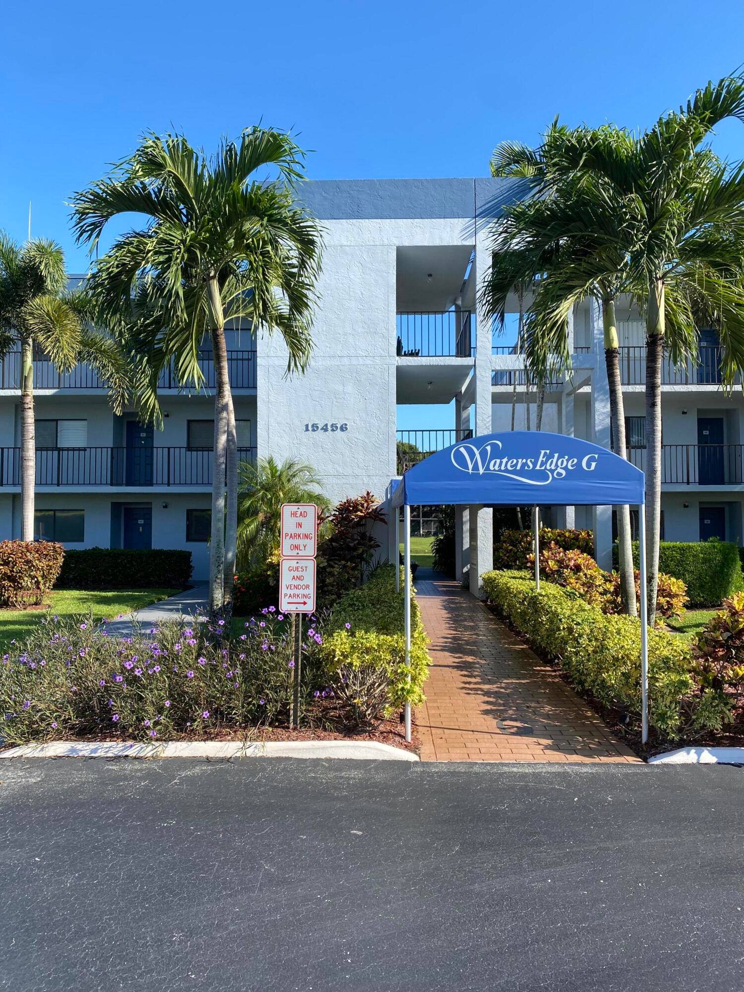 Motivated seller ! THIS BUILDING HAS PASSED ITS MITIGATION INSPECTION !