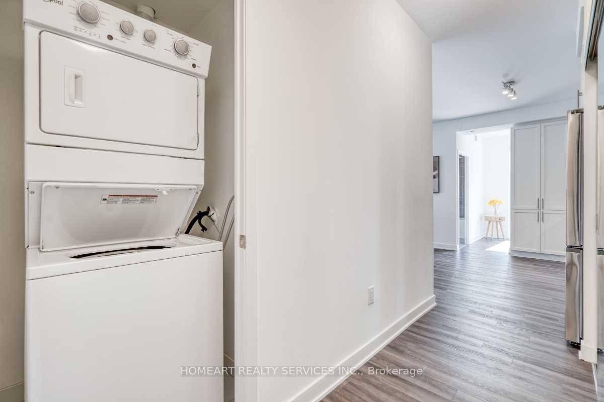 Discover luxury living at the Highly Sought After, ERA Condo In Richmond Hill, conveniently located near Yonge Street and Highway 7.