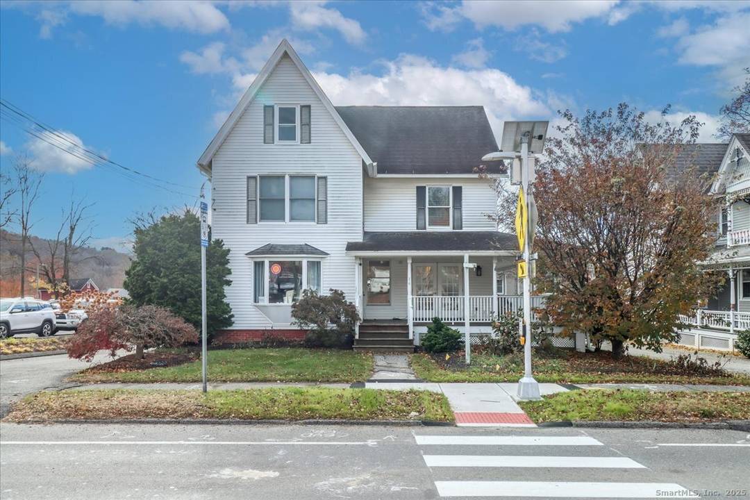 Village Center Jewel ! Looking for a flexible, high potential investment opportunity ?