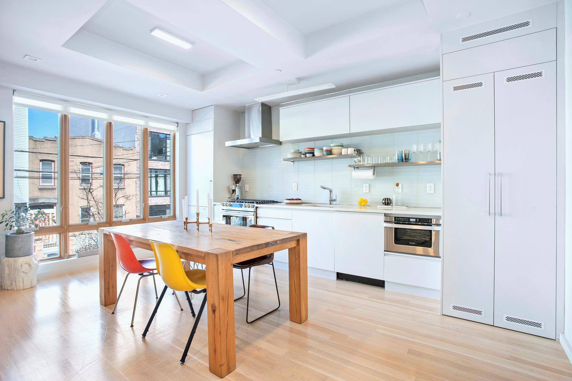 STUNNING CONTEMPORARY 2 BR 2 BA FLOOR THRU WITH KEYED ELEVATOR !