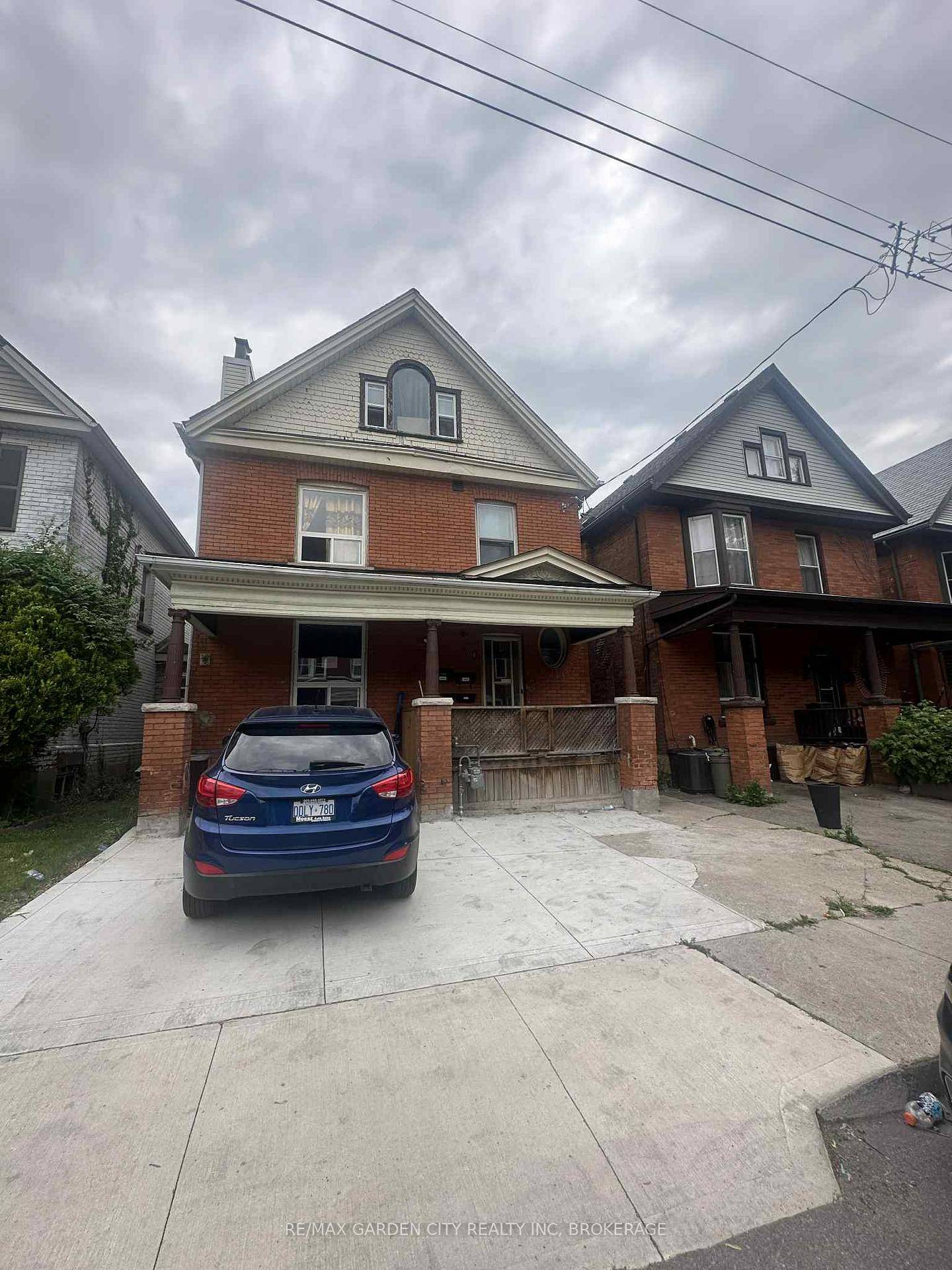 Welcome to this beautifully updated main floor unit offering a spacious layout of over 530 sq ft of comfortable living space.
