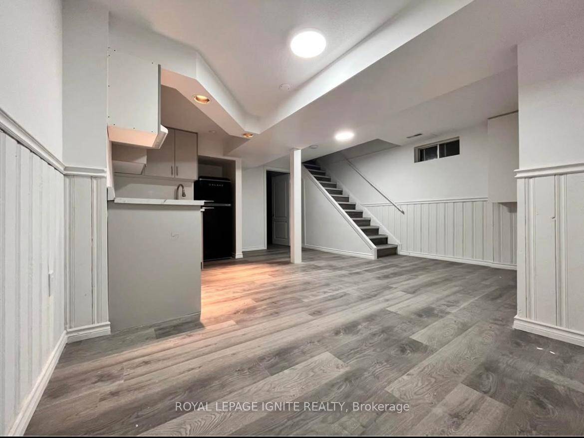 Welcome to this charming 1 bedroom, 1 bathroom basement unit for lease, located in the highly desirable Pinecrest neighborhood of Oshawa.