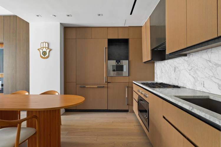 Welcome to Residence 4BW at The Cortland a masterfully designed 997 SF one bedroom, one and a half bathroom home located within one of West Chelsea's most coveted luxury waterfront ...