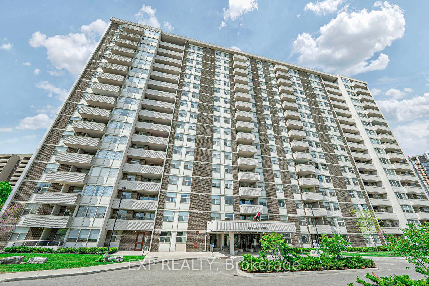 Fully furnished and spacious 2 bedroom plus den unit offers amazing views from every angle !