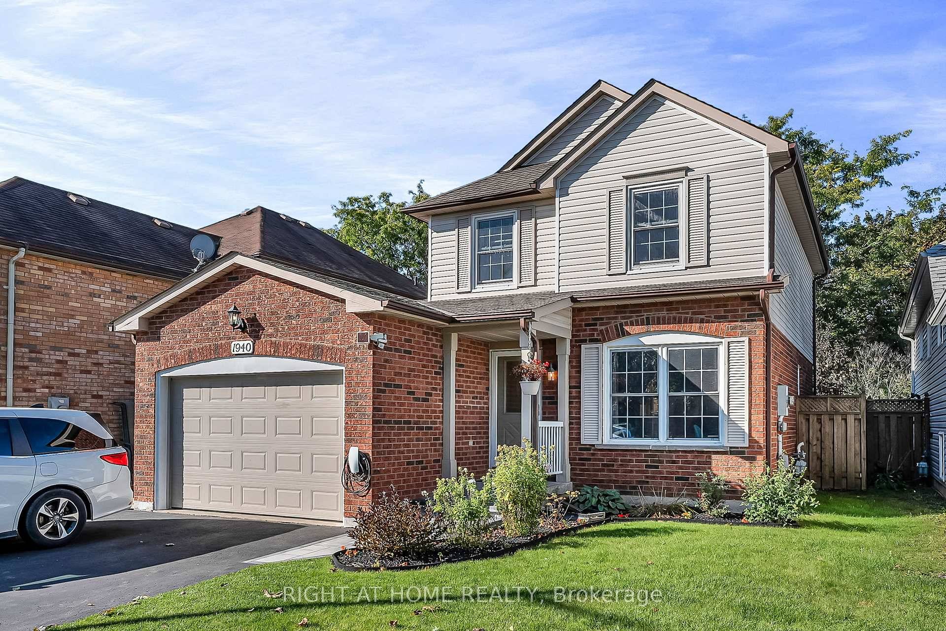 Beautiful Sun Filled 3 Br Fully Detached, Impeccably Maintained Home In North Oshawa.