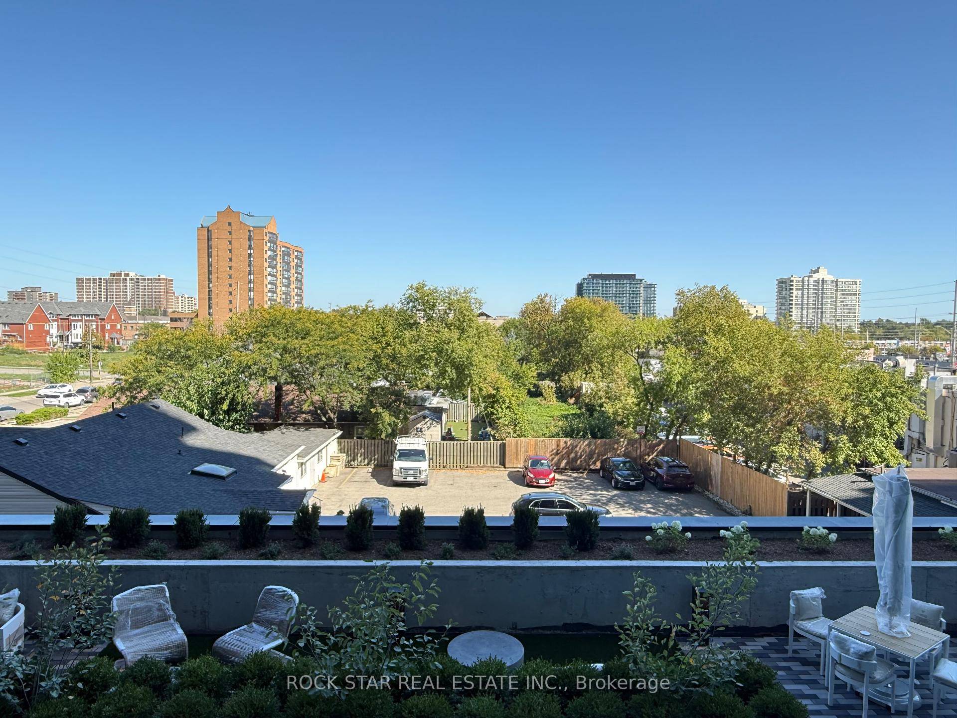 Experience modern living in the heart of Mississauga at Arte Residences, 3009 Novar Rdthis thoughtfully designed 1 1 bedroom, 2 full washroom suite offers over 620 sq.
