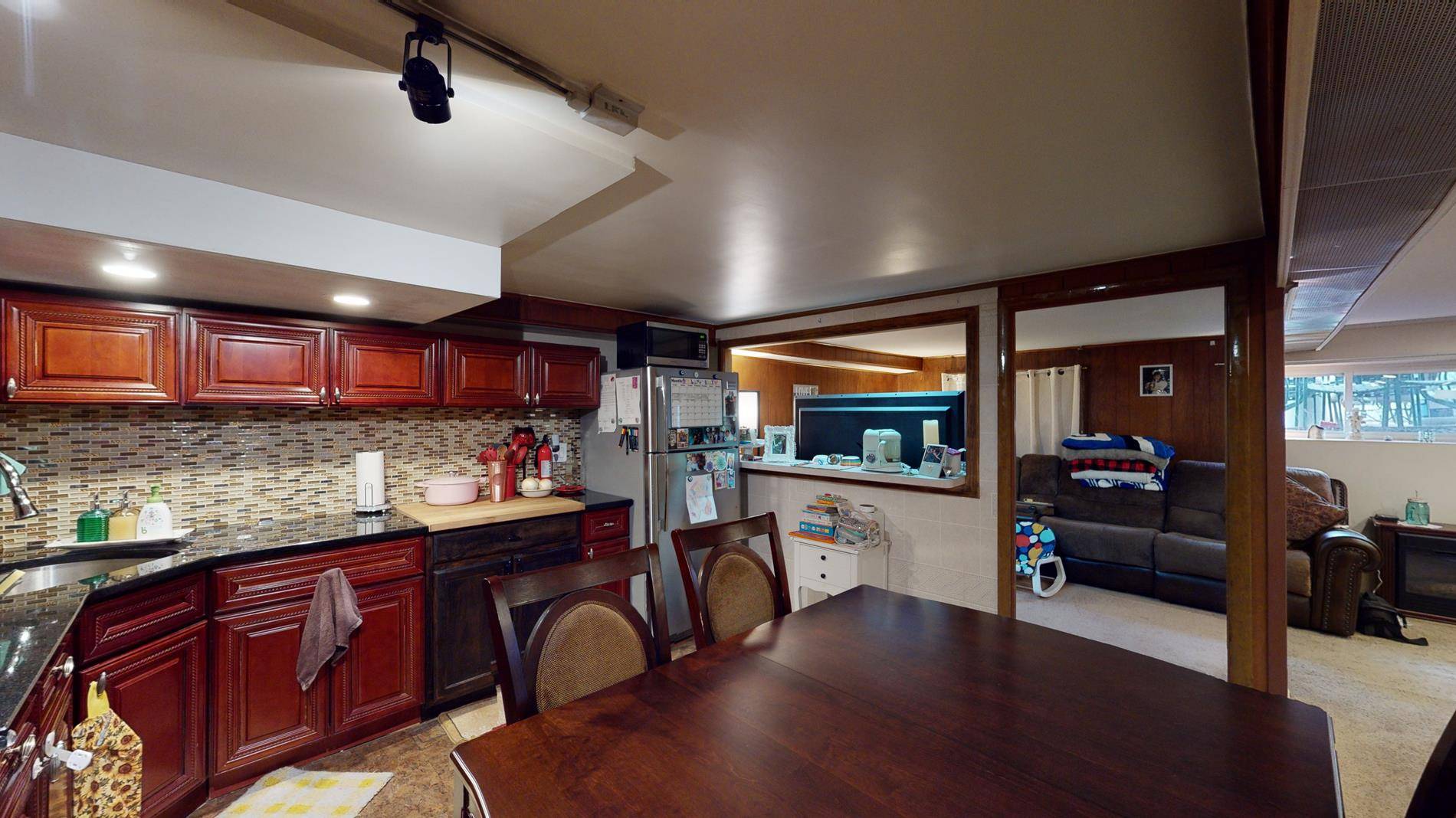 Beautiful 3 family houseLegal 3 Family brick house.