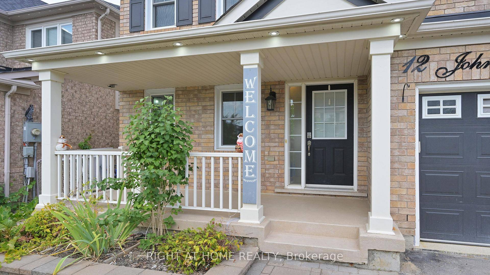 Welcome to this stunning, fully upgraded family home, perfectly situated in a sought after neighbourhood with no rear neighbours !