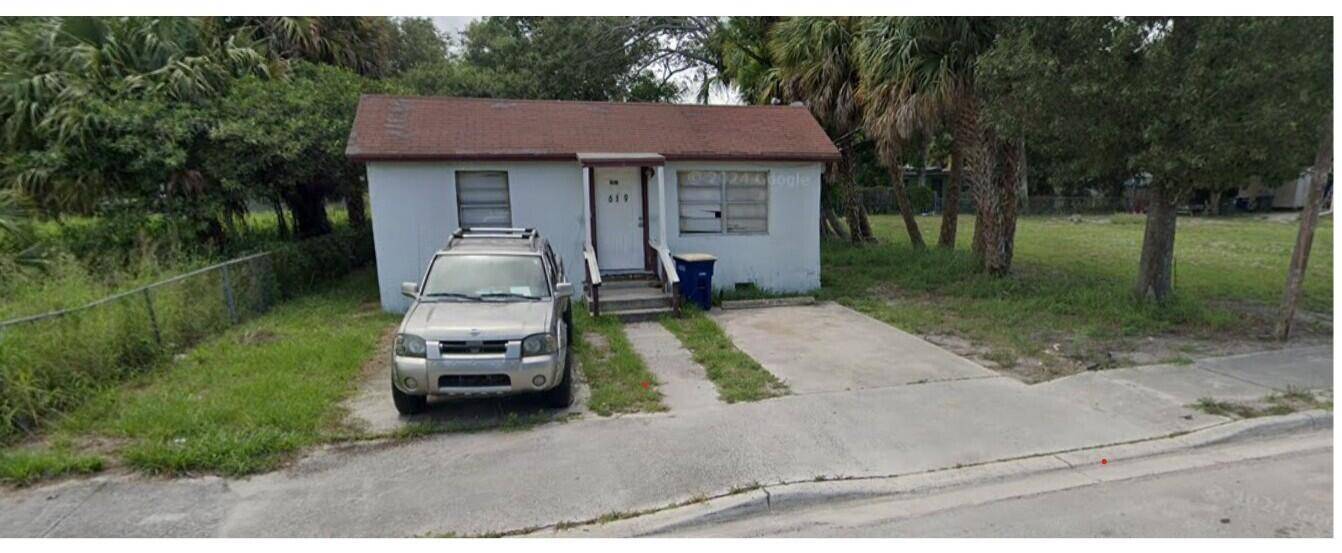 DISCOVER THE POTENTIAL IN THIS 2 BED 1 BATH HOME IN A QUIET AREA.
