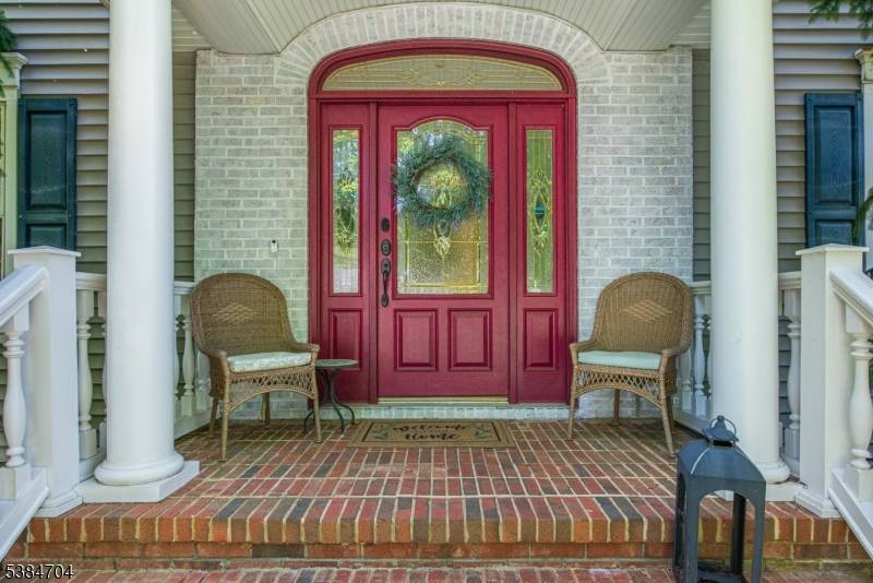 Beautiful Spacious 4BR 2.