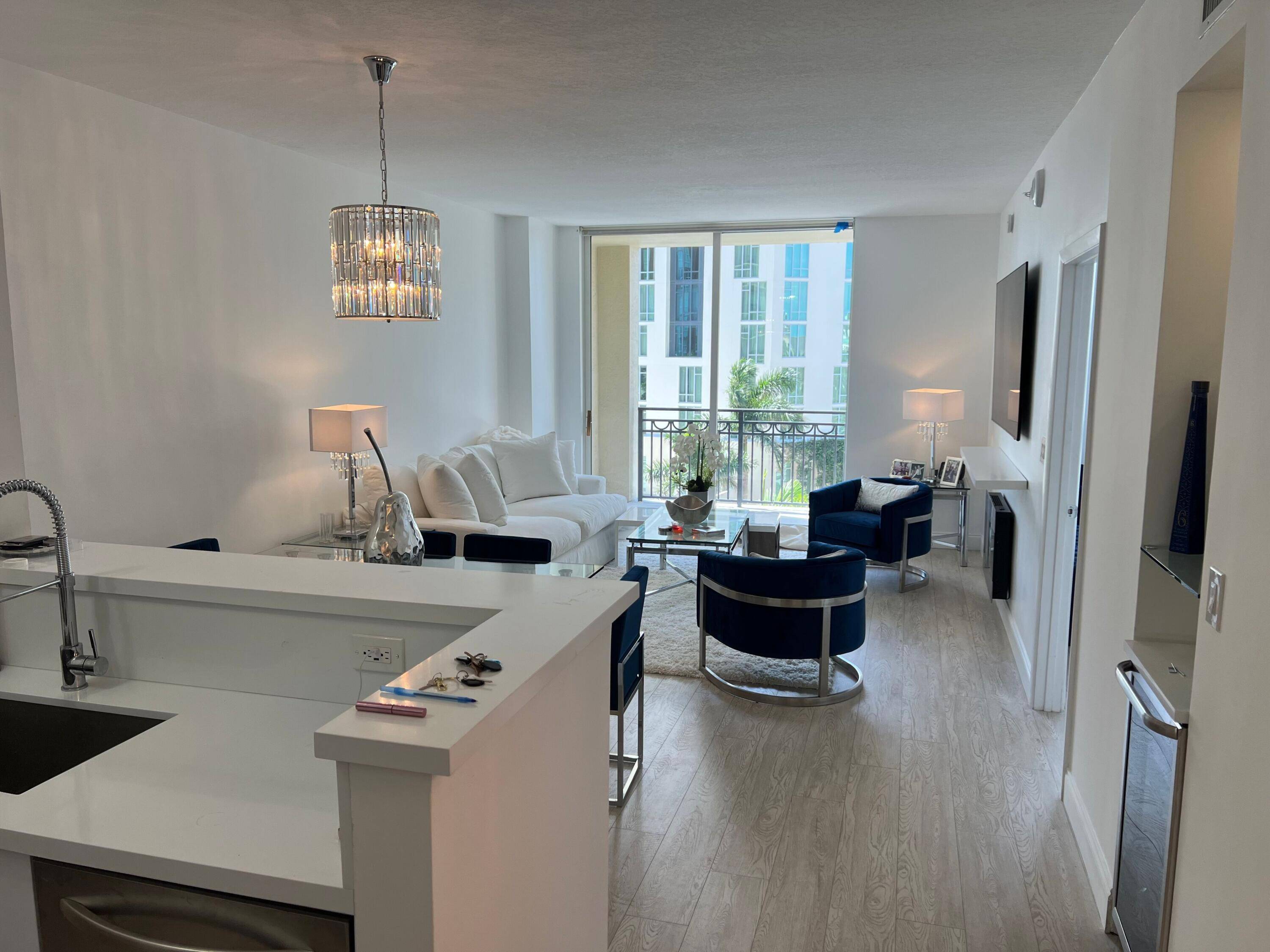 Short or long term rental NOW available in the pristine CityPlace South Tower !