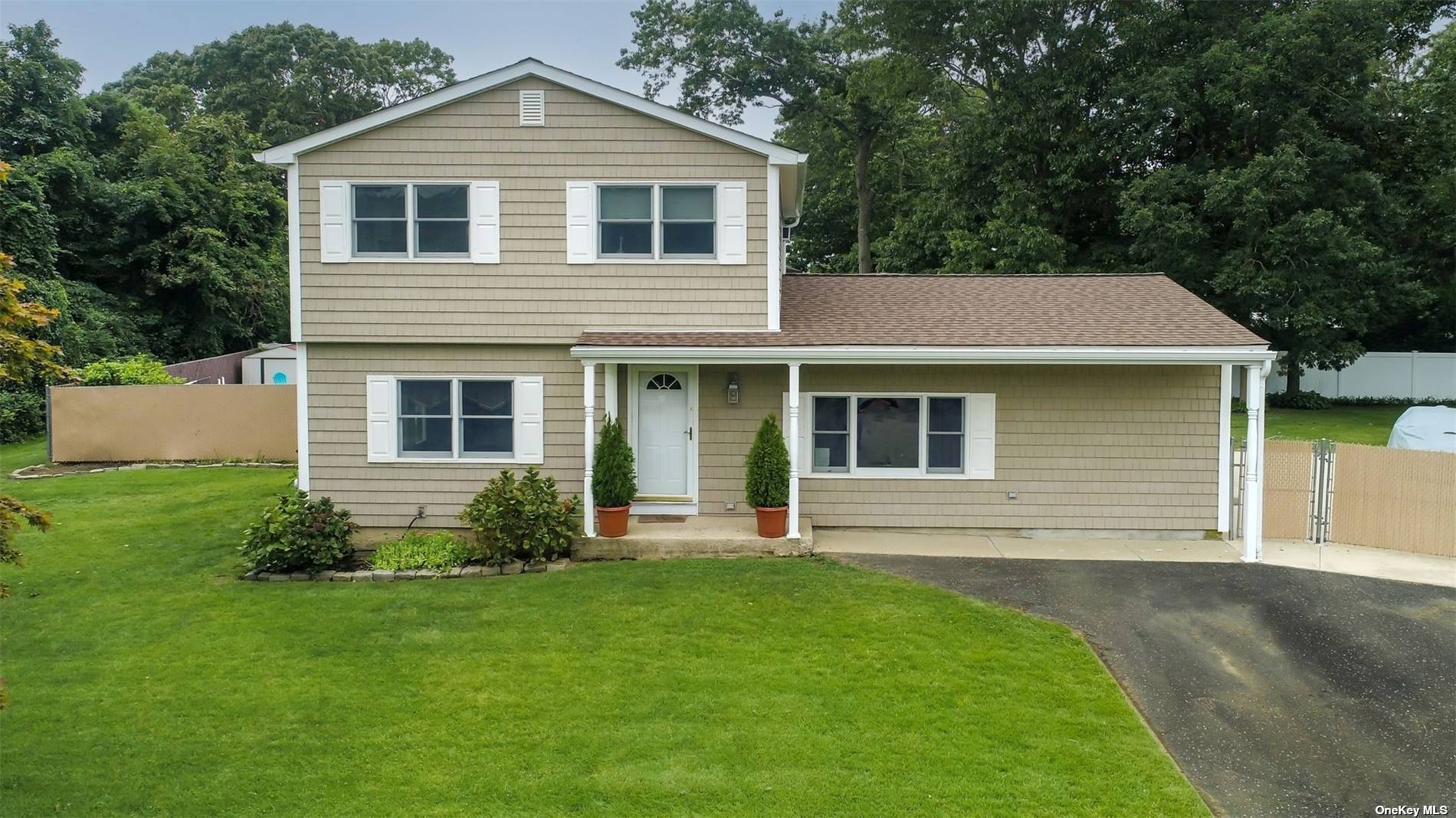 Picture Perfect Location In Beautiful Brookhaven Hamlet Nestled In A Quiet Cul De Sac Close To Schools, Shopping amp ; Just Minutes From Beaches amp ; Bellport Village !