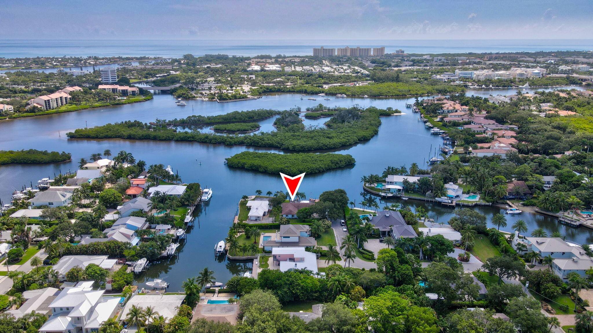 Discover the ultimate waterfront oasis in Jupiter !