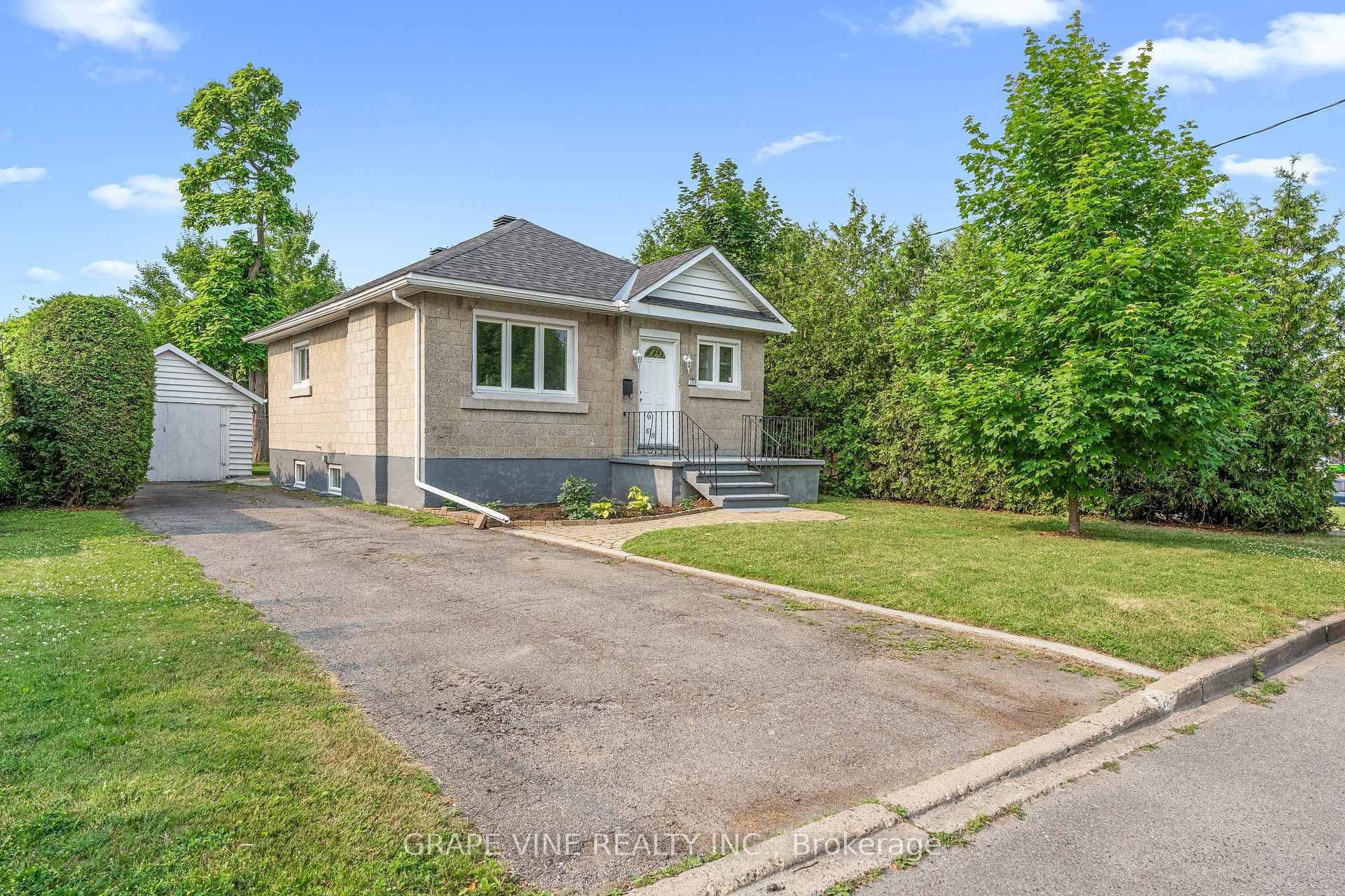 Unlimited potential on a huge lot in a neighbourhood with every amenity possible.