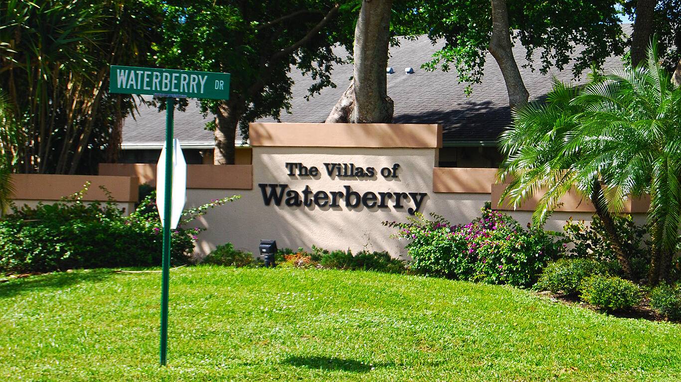 Beautifully updated 2BD 2BA villa in the 55 community of Waterberry at Boca Chase.