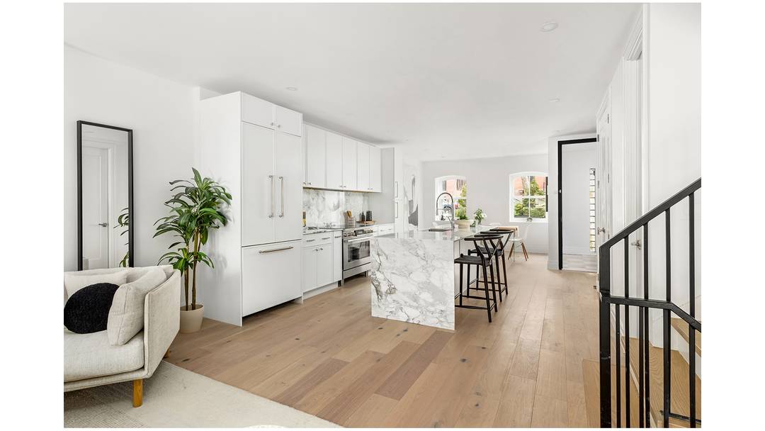Welcome to Residence 1 at 128 Fort Greene Place a brand new, and beautifully renovated triplex condo in one of Brooklyn's most coveted neighborhoods.