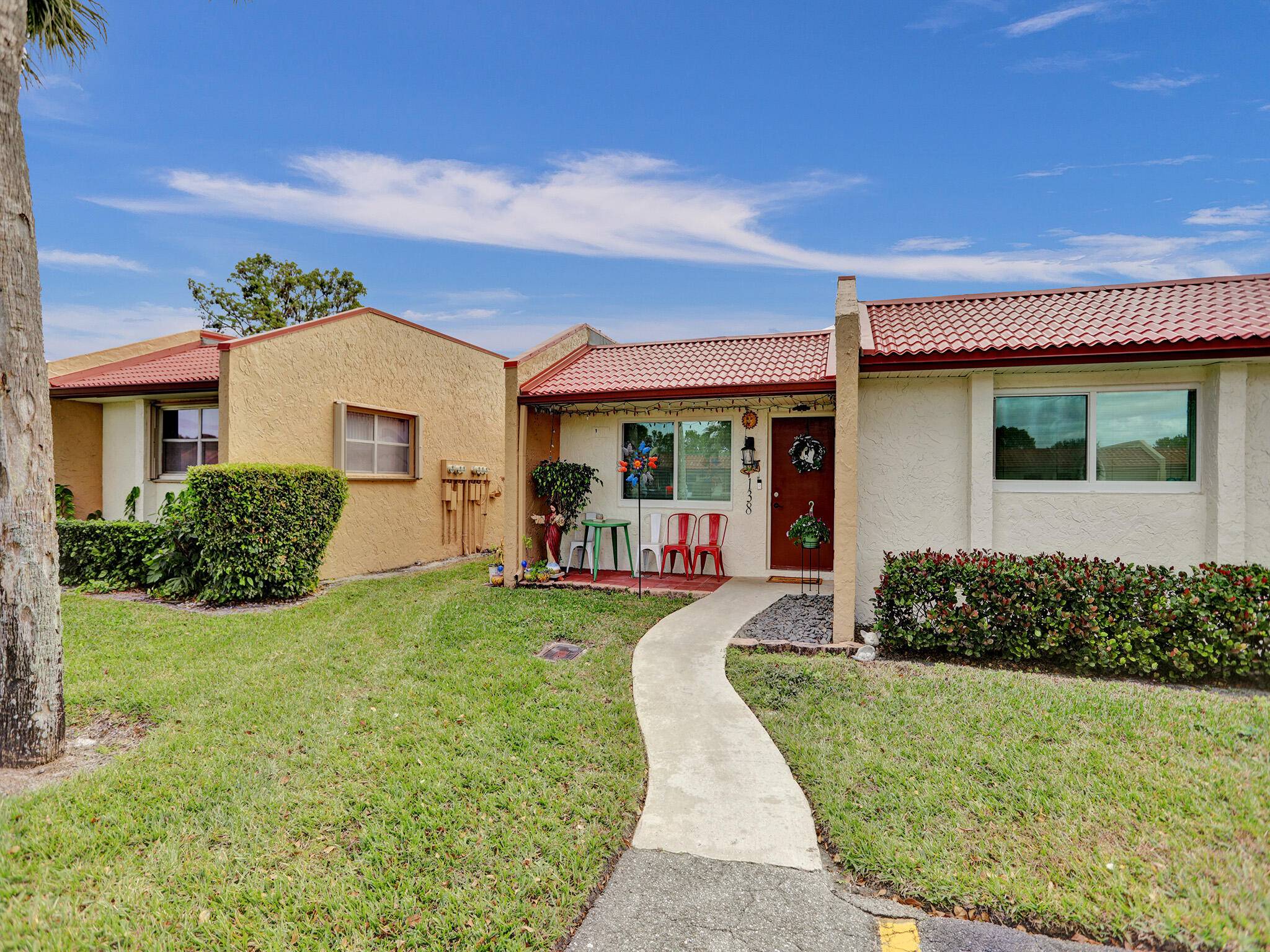 Stunning 2BR 2BA Villa in the vibrant 55 community of GOLDEN LAKES VILLAGE.