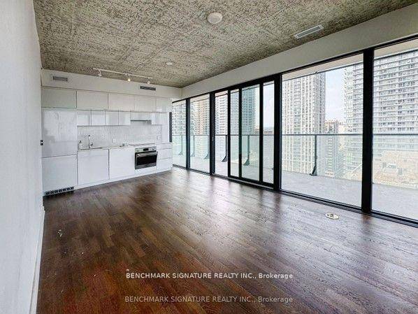 Beautiful 2 bed corner unit with open view.