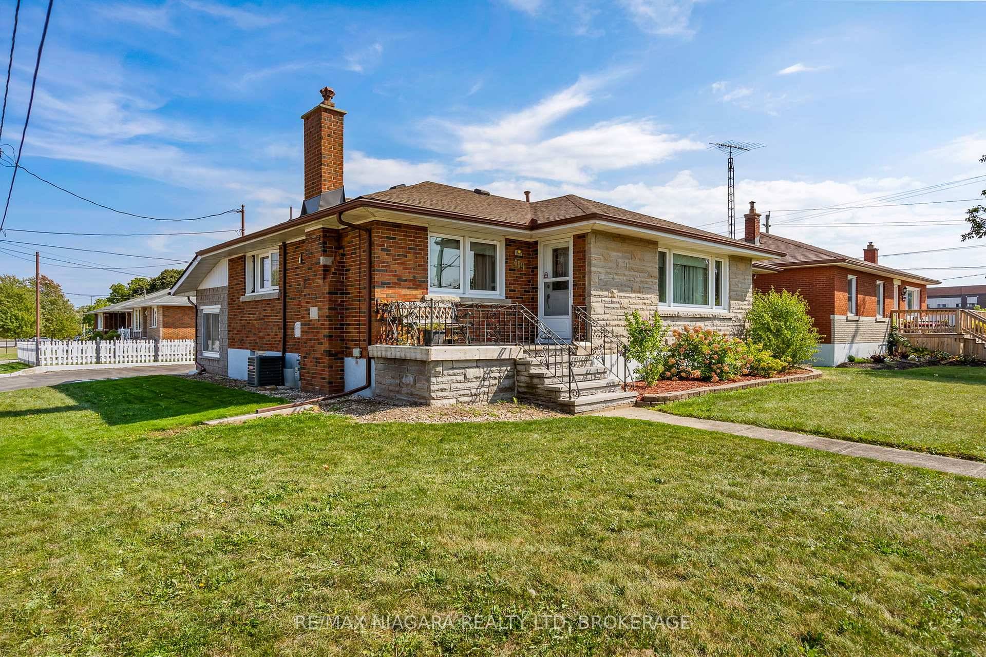 Welcome to 419 Steele Street a charming brick bungalow conveniently located in one of Port Colborne's most loved neighbourhoods.