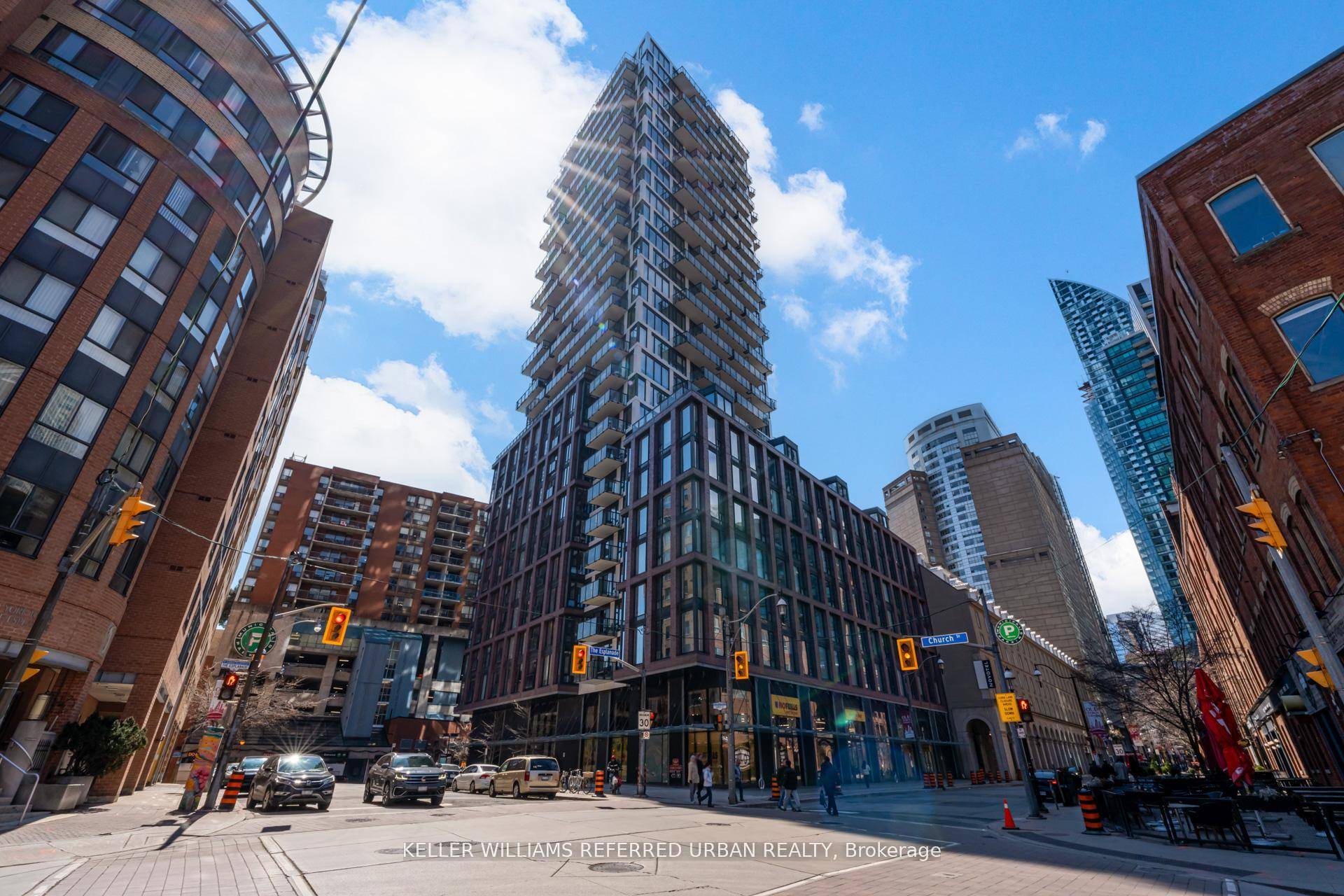Welcome to Unit 308 at 75 on The Esplanade a sleek and well designed 1 bedroom condo located in one of Toronto's most energetic and walkable neighbourhoods.