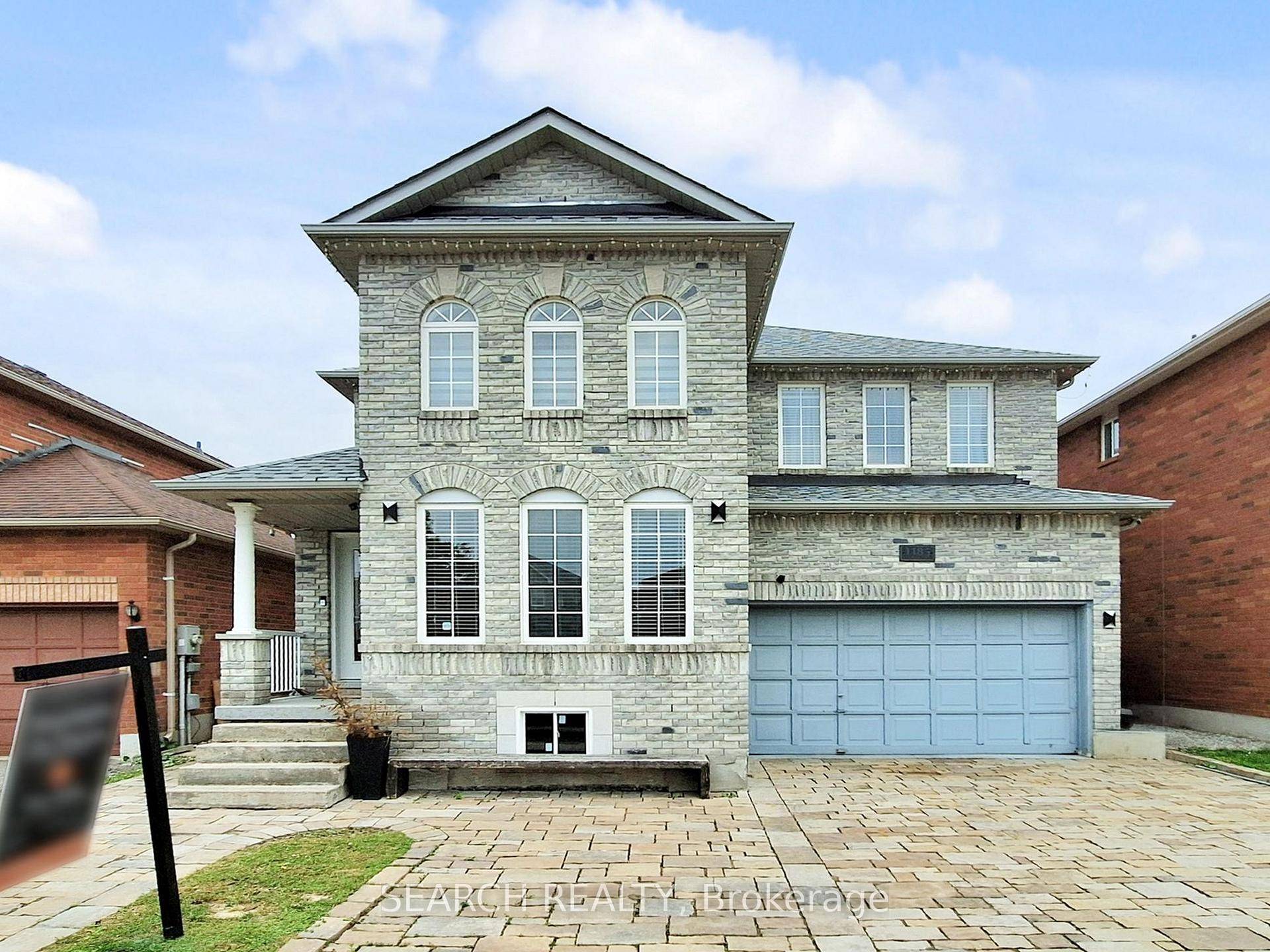 Welcome to this beautifully designed 4 2 bedroom, 4 bathroom home nestled in the vibrant heart of Innisfil.