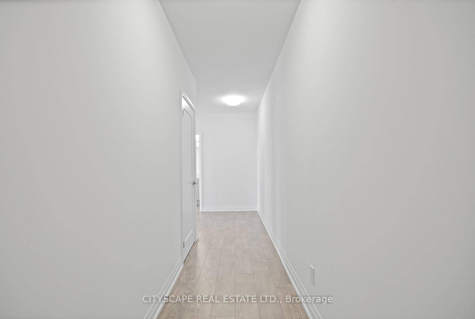 Experience the best of urban living in a near new modern and spacious 2 bedrooms and 2 full washrooms corner Condo unit, in a near brand new condo BUILDING, offers ...