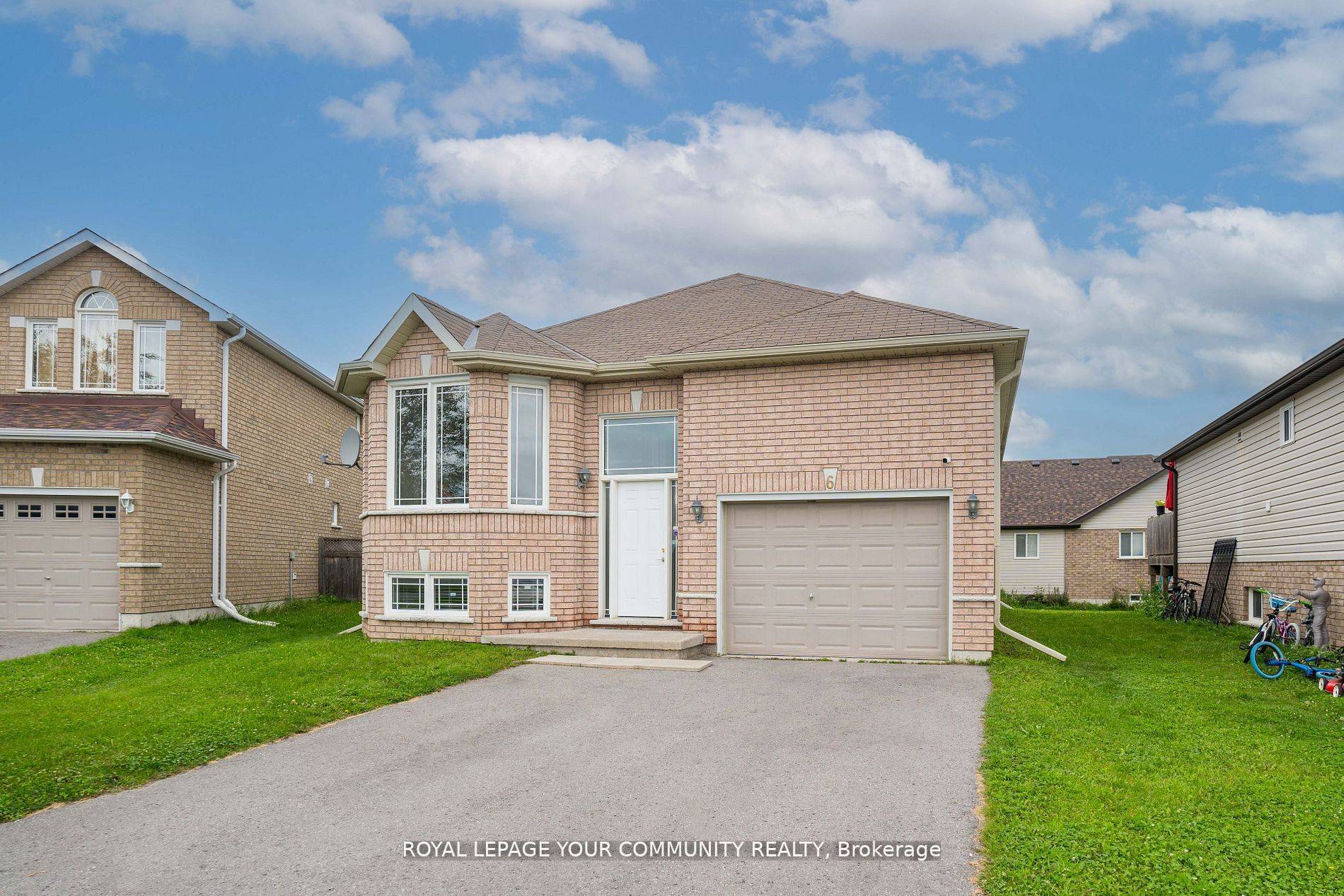 Welcome to 6 McGregor Crt, a charming 2100 sqft bungalow in Peterborough, ON.