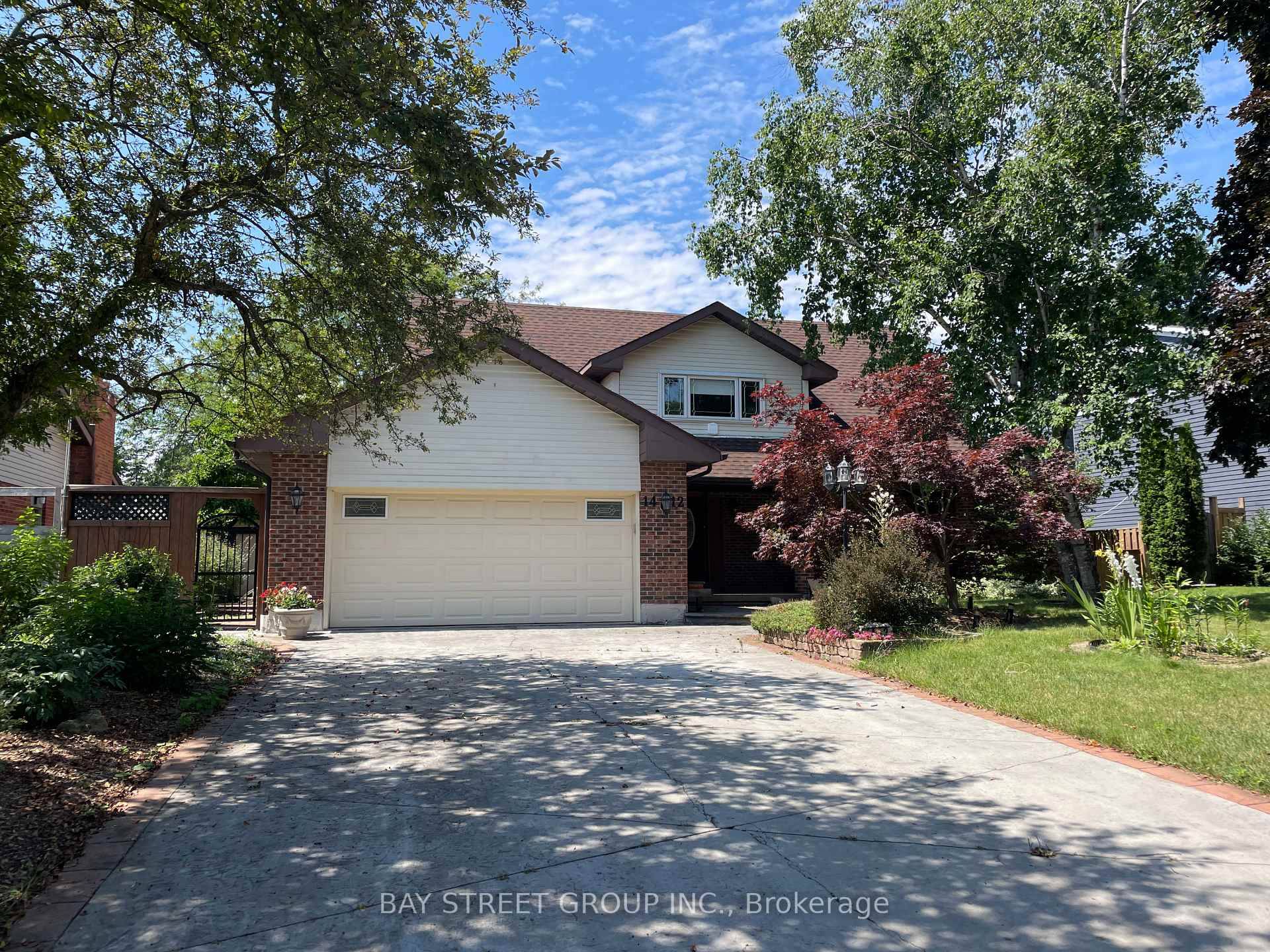 This charming home, on a quiet cul de sac, features 4 1 bdrms, 3 1 baths, 2 car garage amp ; pool ; hardwood floors in main living areas amp ...